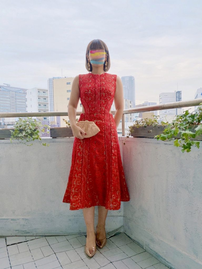 Self-portrait セルフポートレート レッド×ベージュドレス | 結婚式