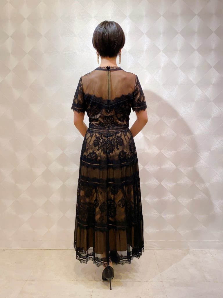 TADASHI SHOJI タダシショウジ アドーアブラックドレス | 結婚式