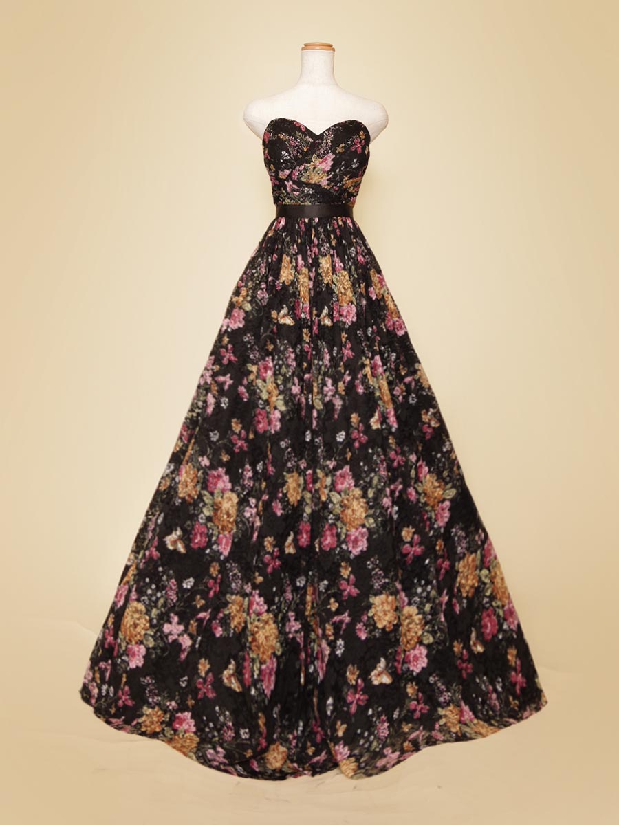 ブラック刺繍レースをベースにカラフルな花柄模様をデザインした