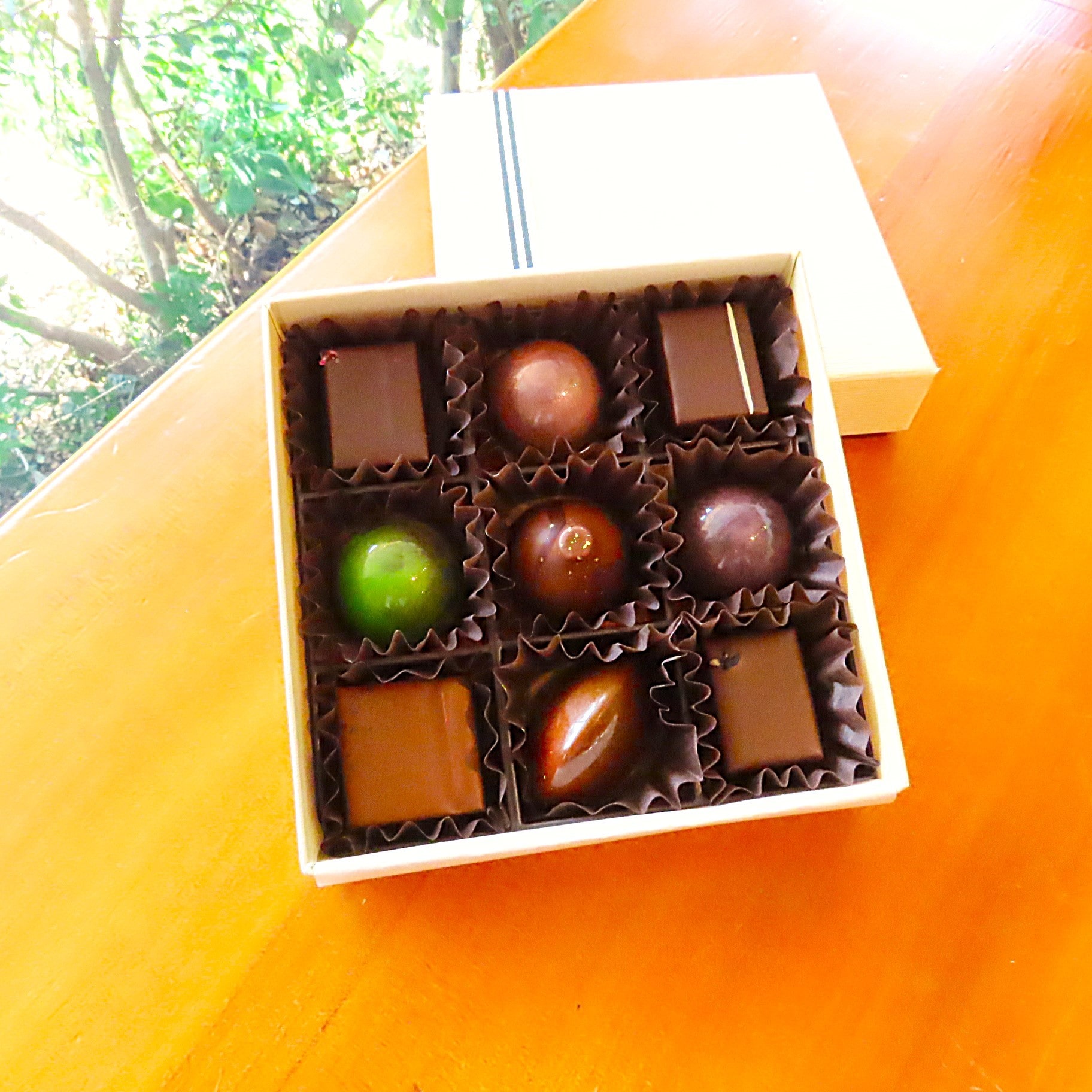 L'AVENUE ロマンス ボンボンショコラ9個: 近畿エリア│DISCOVER WEST