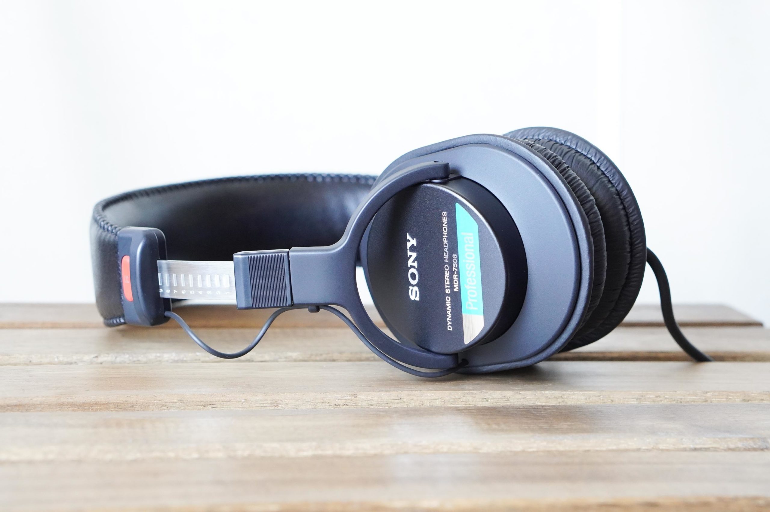 SONY MDR-7506モニターヘッドホンのレビュー！モニターヘッドフォンの