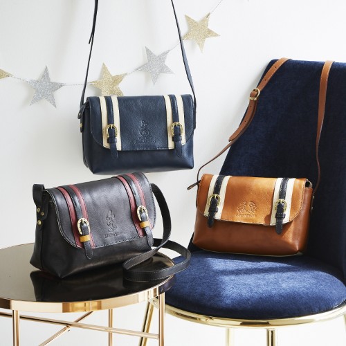 ミッキー・ドナルド・チップ＆デールの型押し入り！ベルメゾン＆Dakota