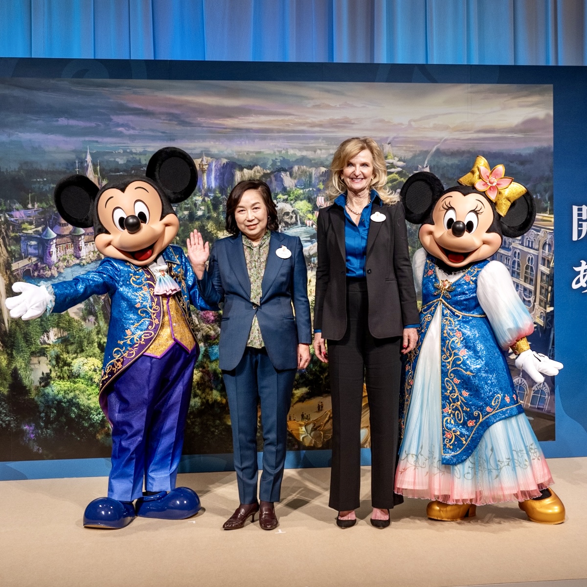 ミッキー&ミニー新コスチュームお披露目！東京ディズニーシー8番目の新