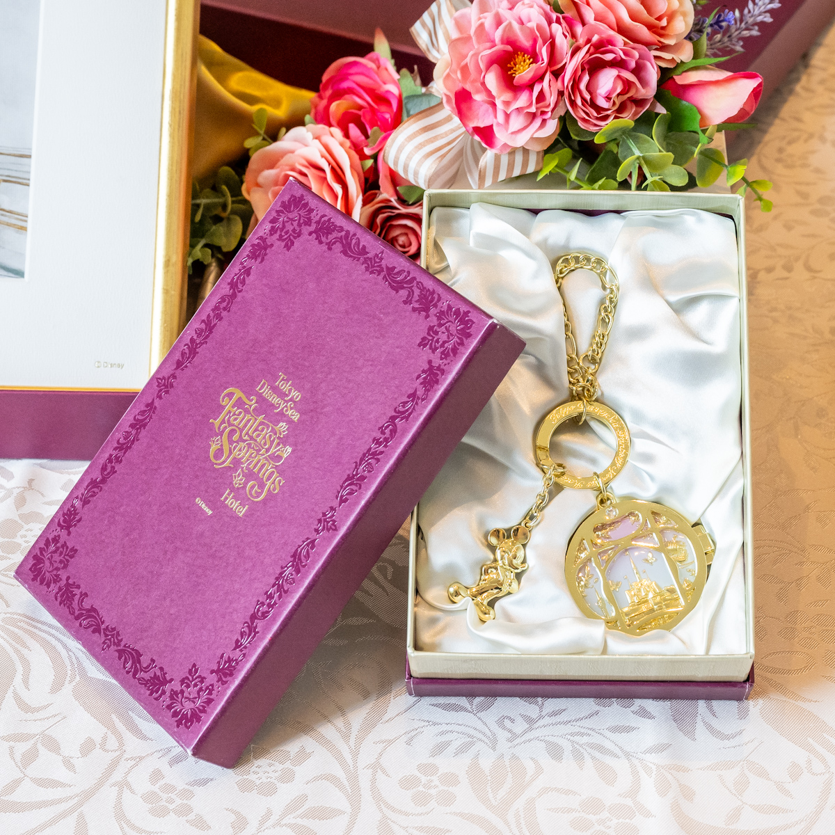 スペシャルアートフレームとキーホルダー！東京ディズニーシー