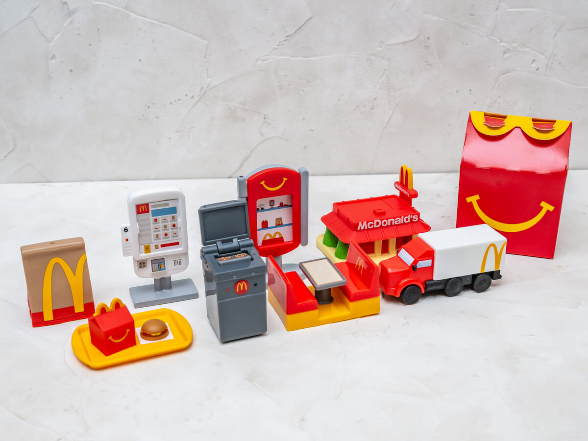手のひらサイズのオリジナルおもちゃ全18種！マクドナルド ハッピー