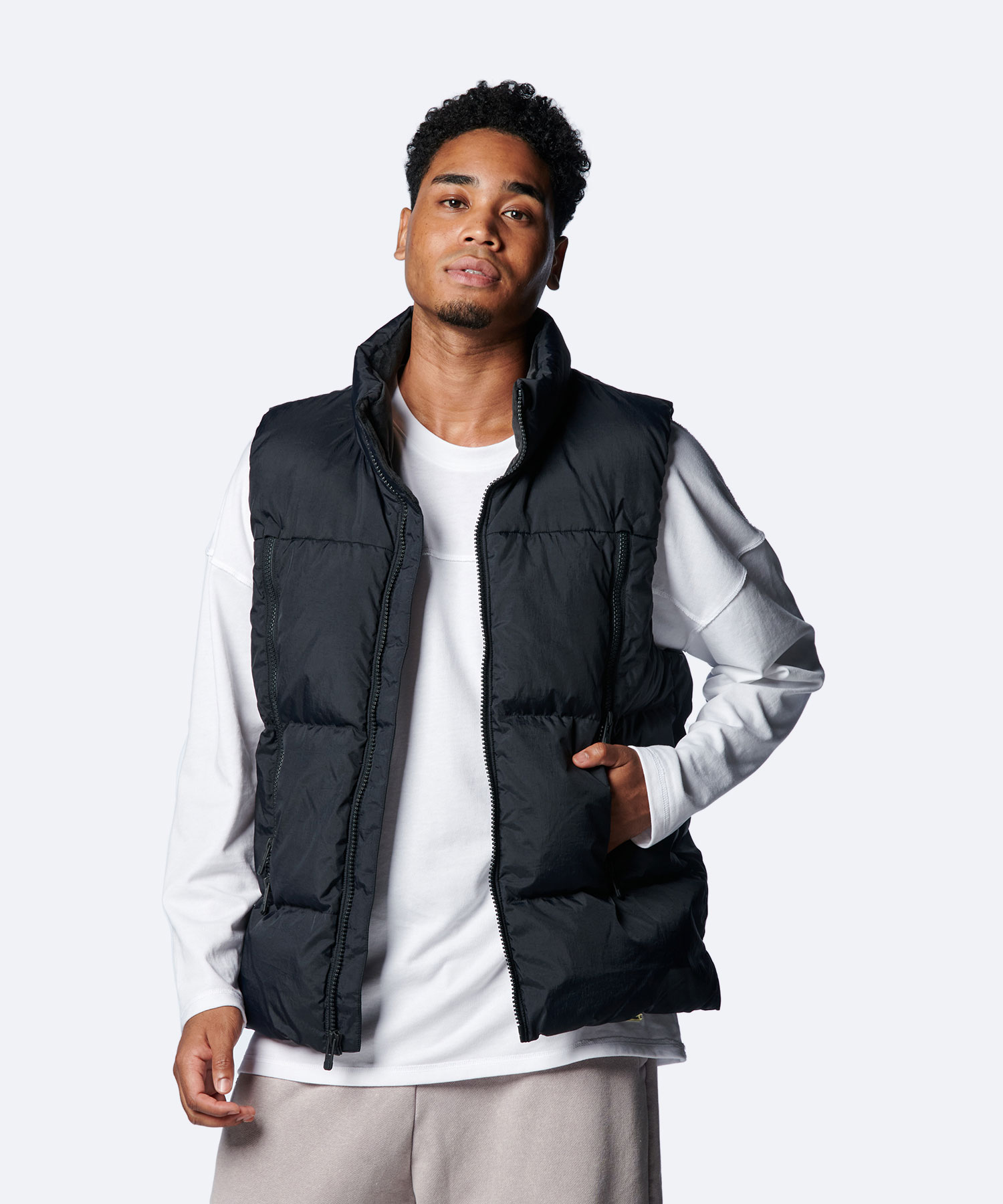 アンダーアーマー公式】 UAリミットレス ダウン ベスト（ライフ