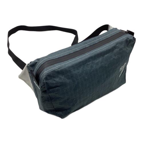 HIGH TAIL DESIGNS (ハイテイルデザイン) ショルダーバッグ グレー