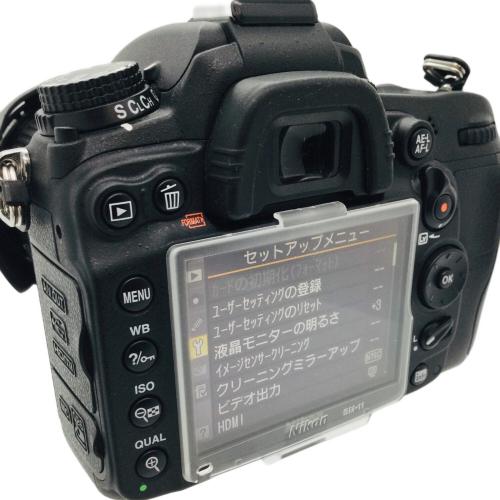 Nikon (ニコン) D7000 18-200VRⅡレンズキット デジタル一眼レフカメラ