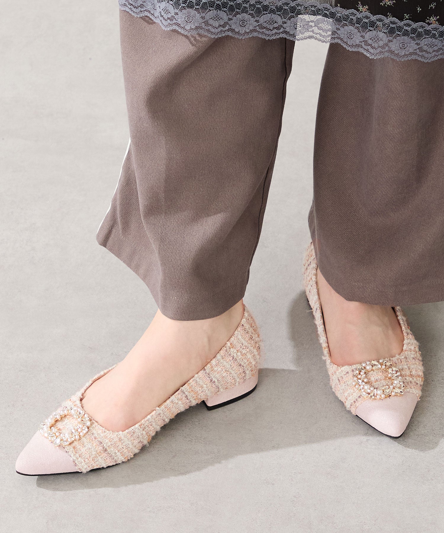 カタログ掲載アイテム】ビジューモチーフツイードフラットパンプス