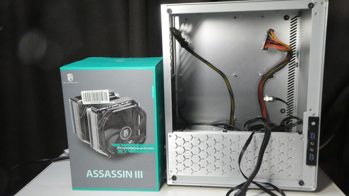 Intel Core i3-12100 CPU + クーラー Intel Core i3-12100 CPU +