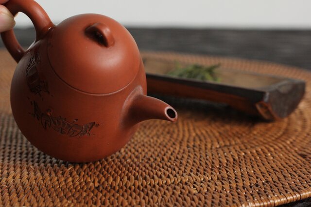 二代 山田常山 蟹図 常滑朱泥茶壷/急須/茶壺 P105｜骨董店 のびる 古