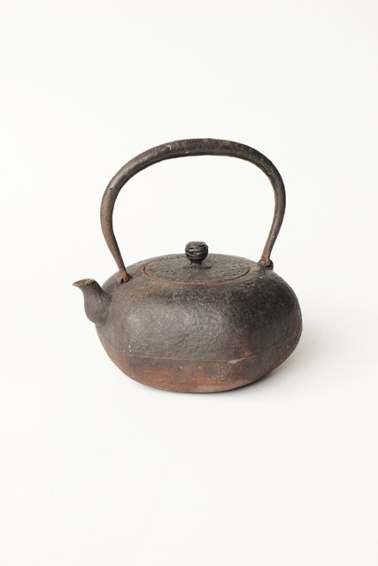 小泉仁左衛門 亀甲型 鉄瓶/湯沸 M439｜骨董店 のびる 古美術 骨董 和風