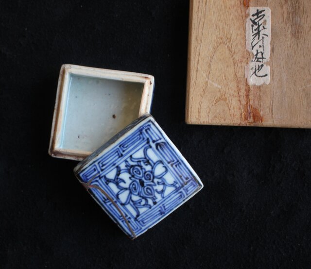 清朝期 新渡 染付 青花香合 P556｜骨董店 のびる 古美術 骨董 和風建具