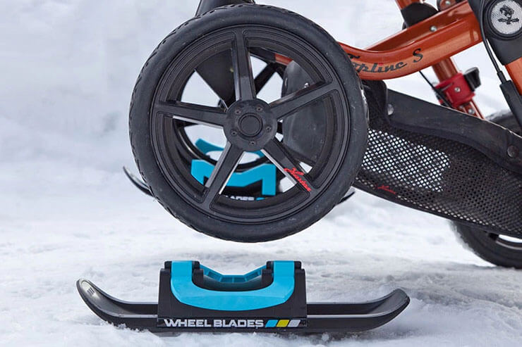 シーティングバギーやベビーカー用の大型スキー「ホイールブレード XL