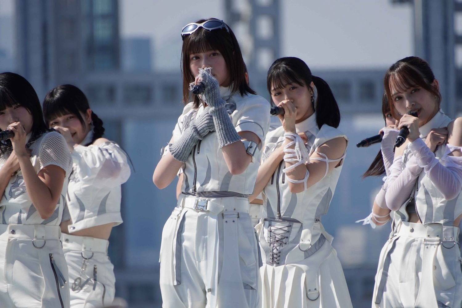 秋元康 総合プロデュース 新アイドルグループ WHITE SCORPION&FINALIST