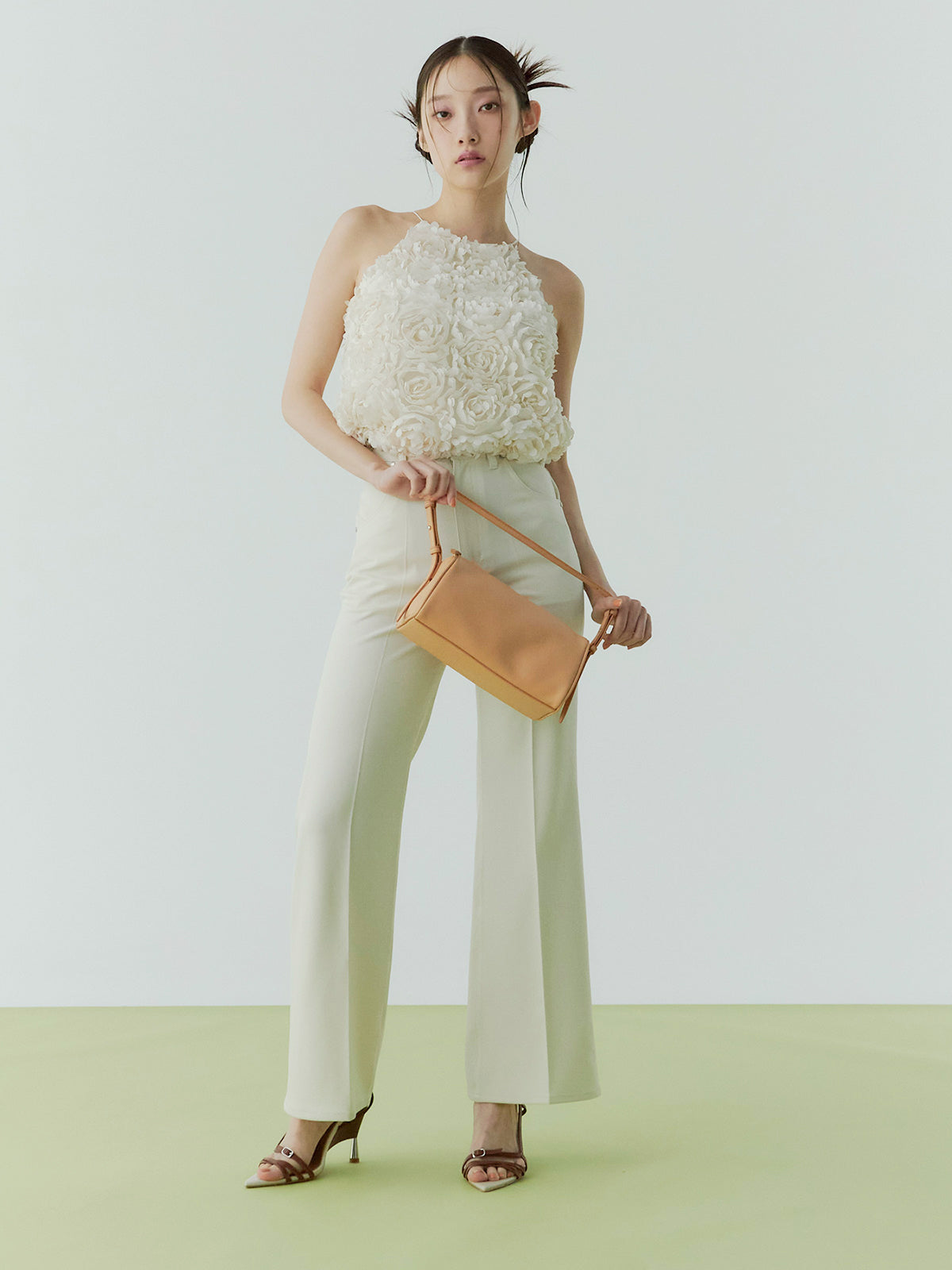 ボリュームフラワーモチーフアメスリトップス