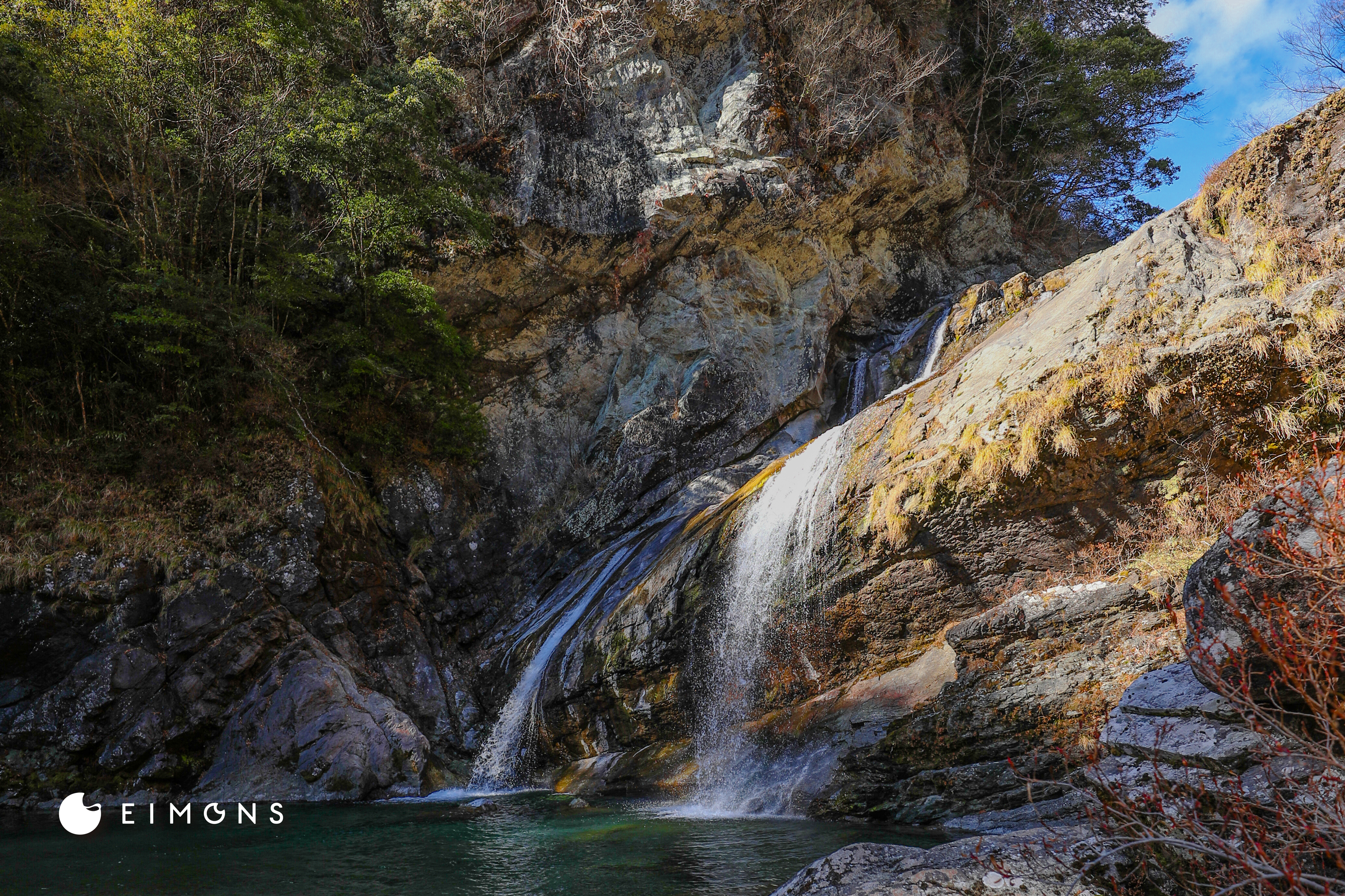 アメガエリの滝｜土佐町・瀬戸川渓谷の巨瀑！マイナスイオン溢れる