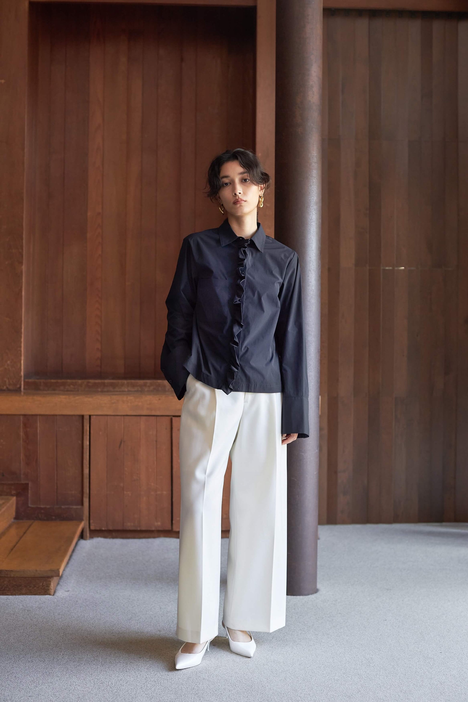 ラッフルフリルブラウス【NAVY】 – ELLIE