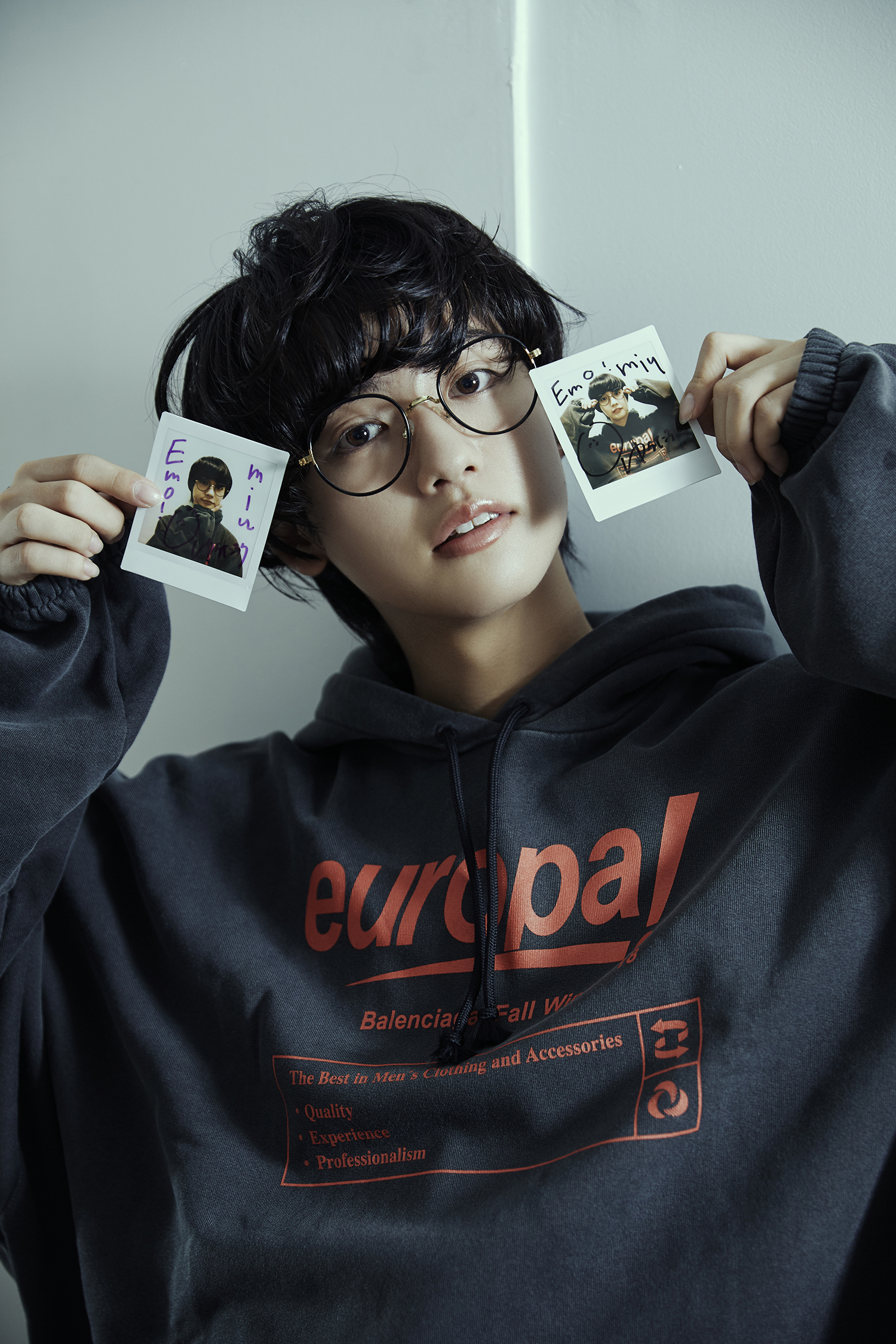 ゆうたろう サイン入りチェキ／2名様 | Emo!miu｜エモミュー