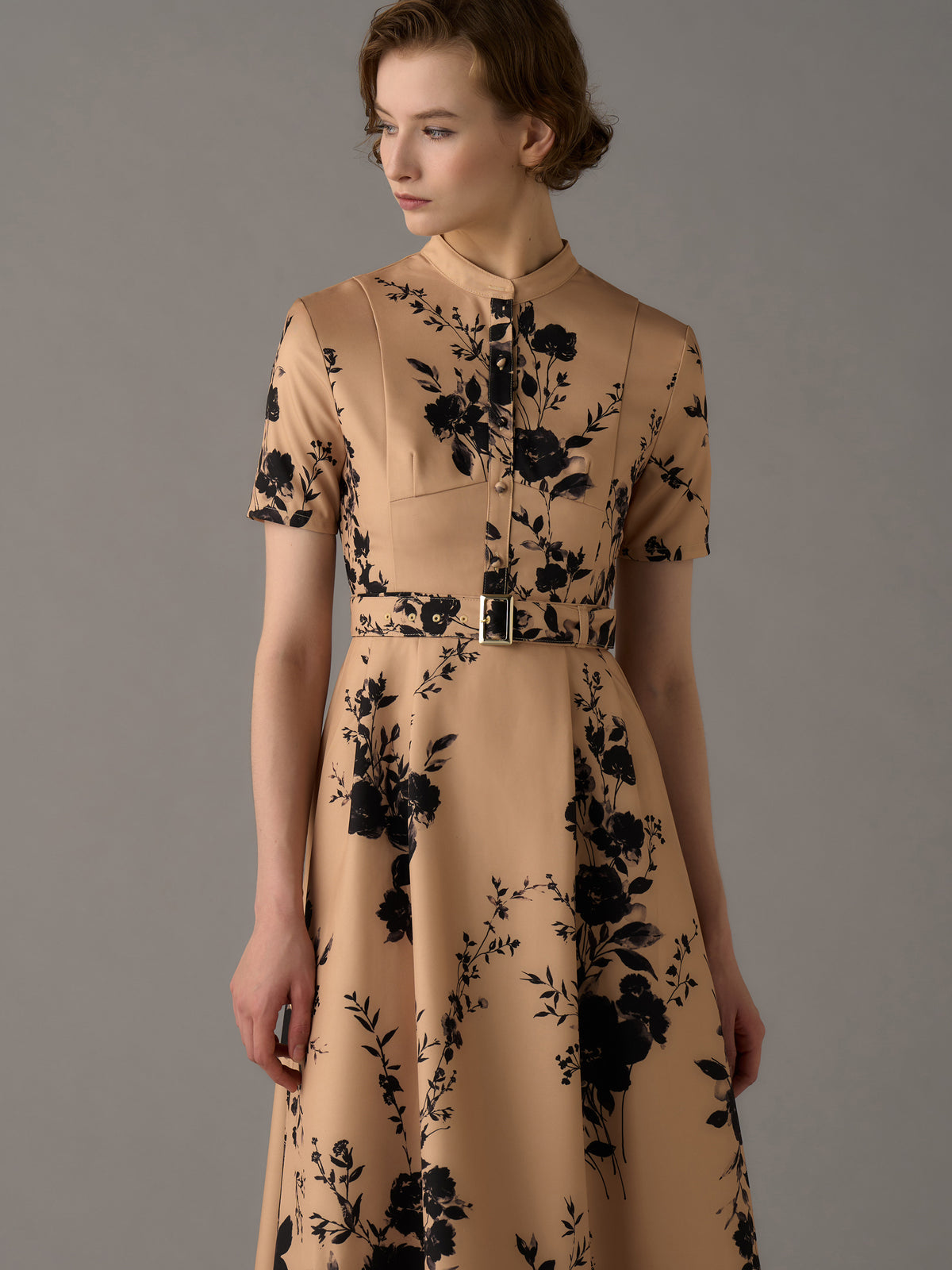 Monochrome Fleur Flare Dress | エミリアウィズ 公式オンラインストア