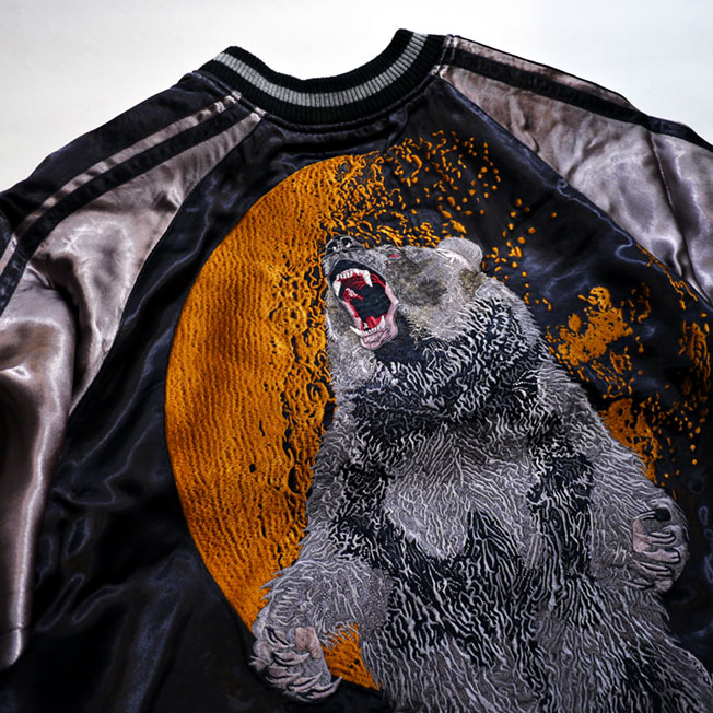 新色 さとり satori [ 月に熊 ] 刺繍 リバーシブルスカジャン ブラック