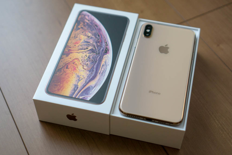 iPhone XS Max ゴールド開封レビュー。iPhone 8 Plusとのサイズ