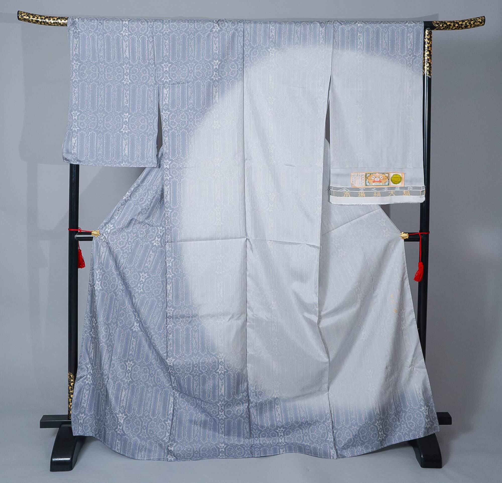 新品【大島紬訪問着】グレー系 幾何学文様｜染大島 絹100％ 八掛なし