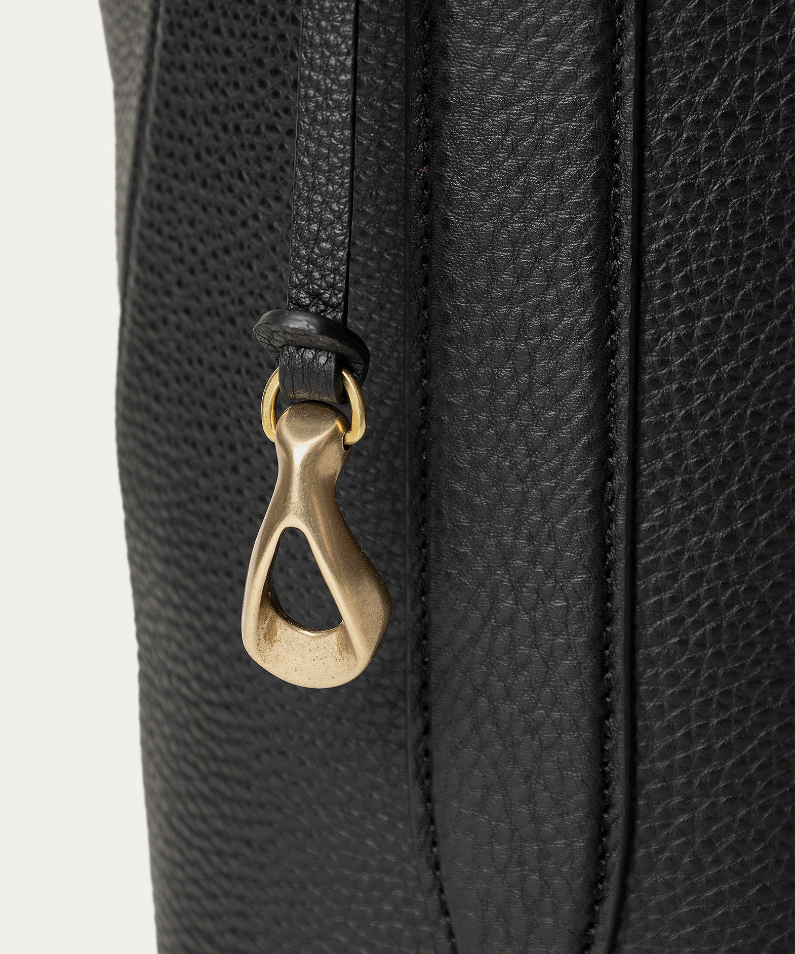 シュリンク 2Wayショルダーバッグ《Union》 - Black - | ETiAM