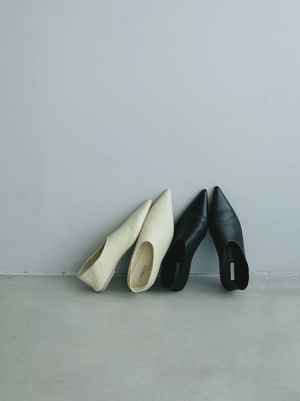ポインテッドレザースリッポン(37 CREAM): シューズ │ ETRE TOKYO
