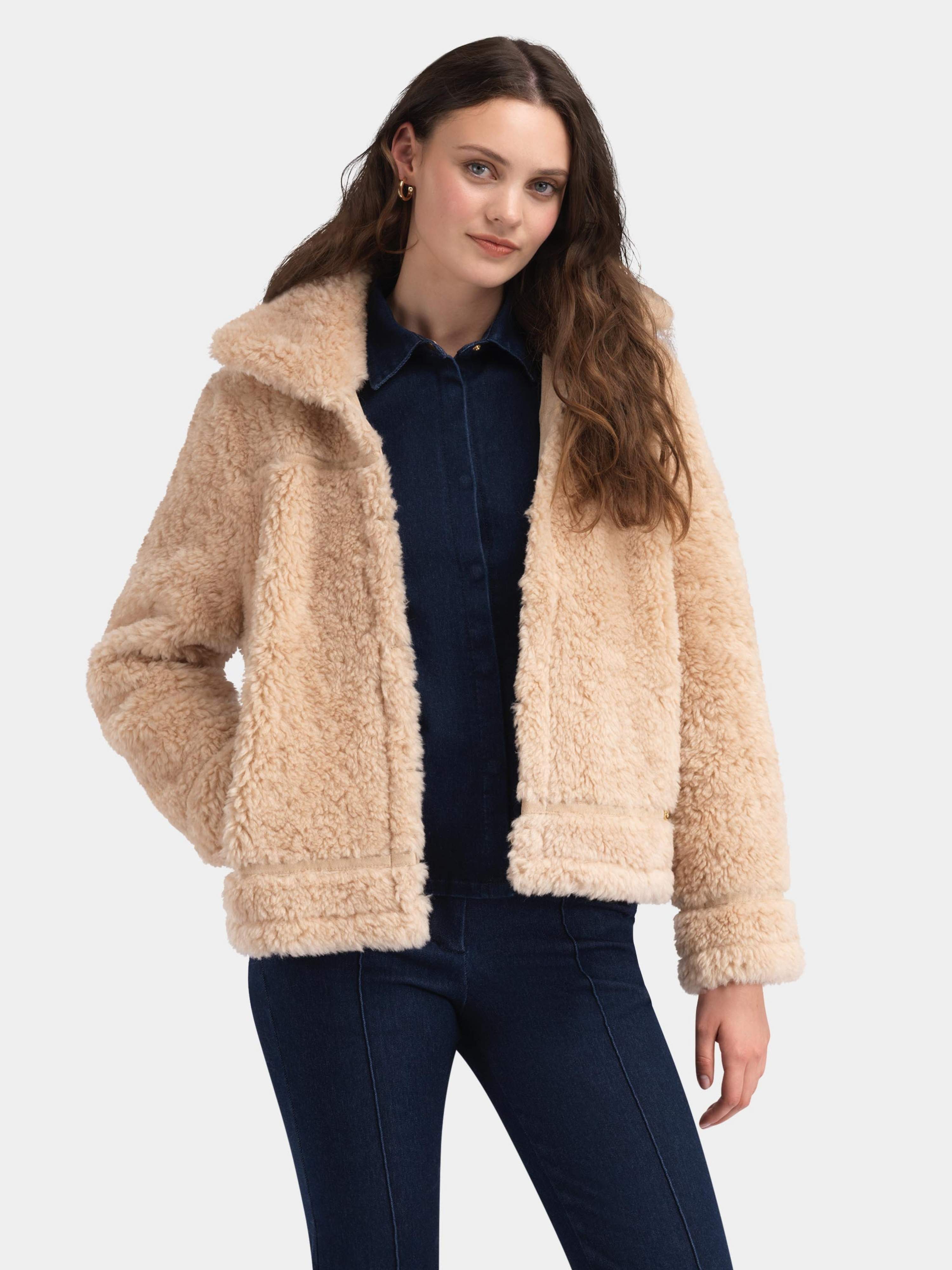 Outer jackets for women in wool and down | Woolland - WoolLand