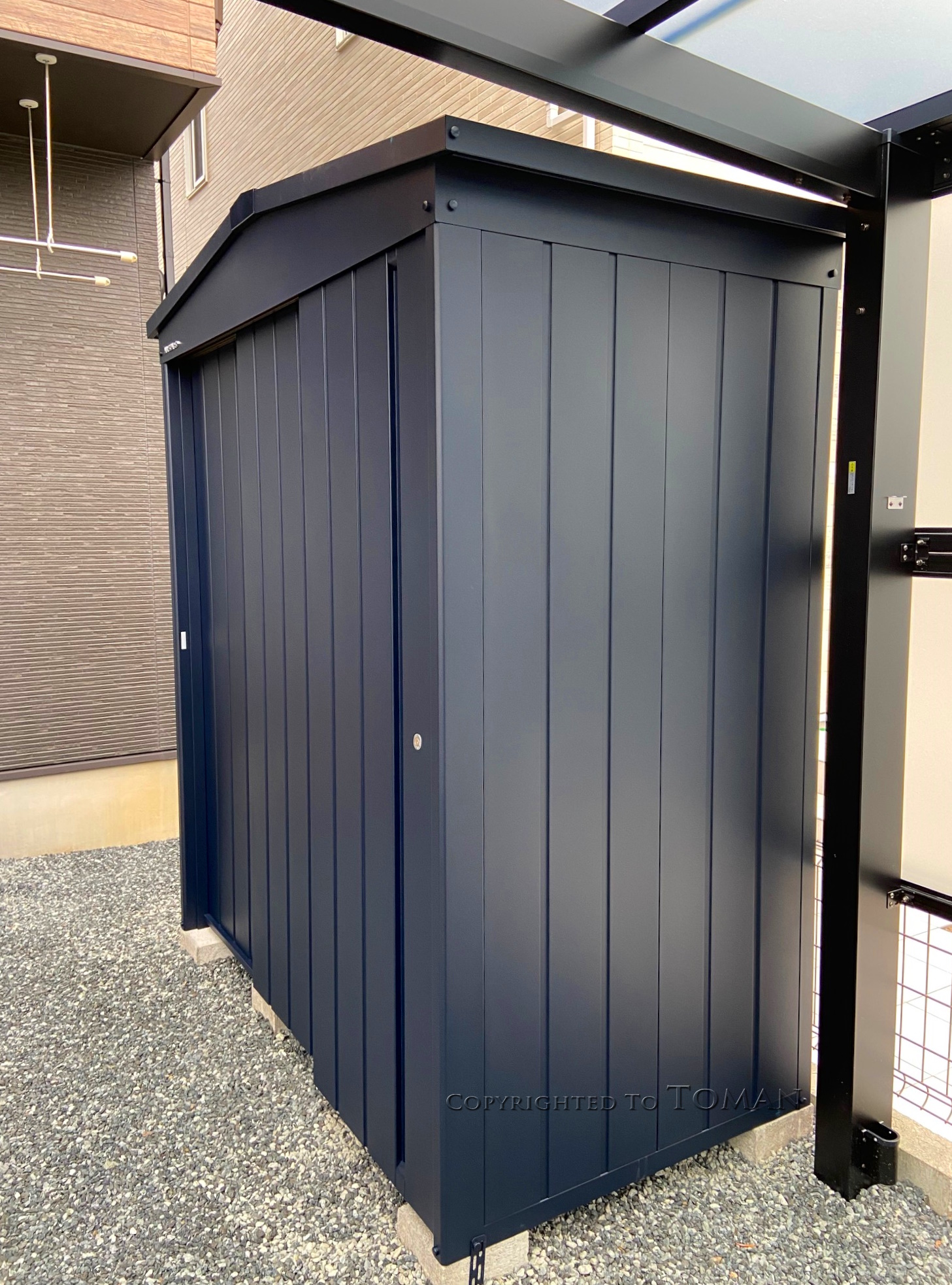 三重県津市 H様邸 マツモト物置 MN-1810 BN色 デザイン物置 外構