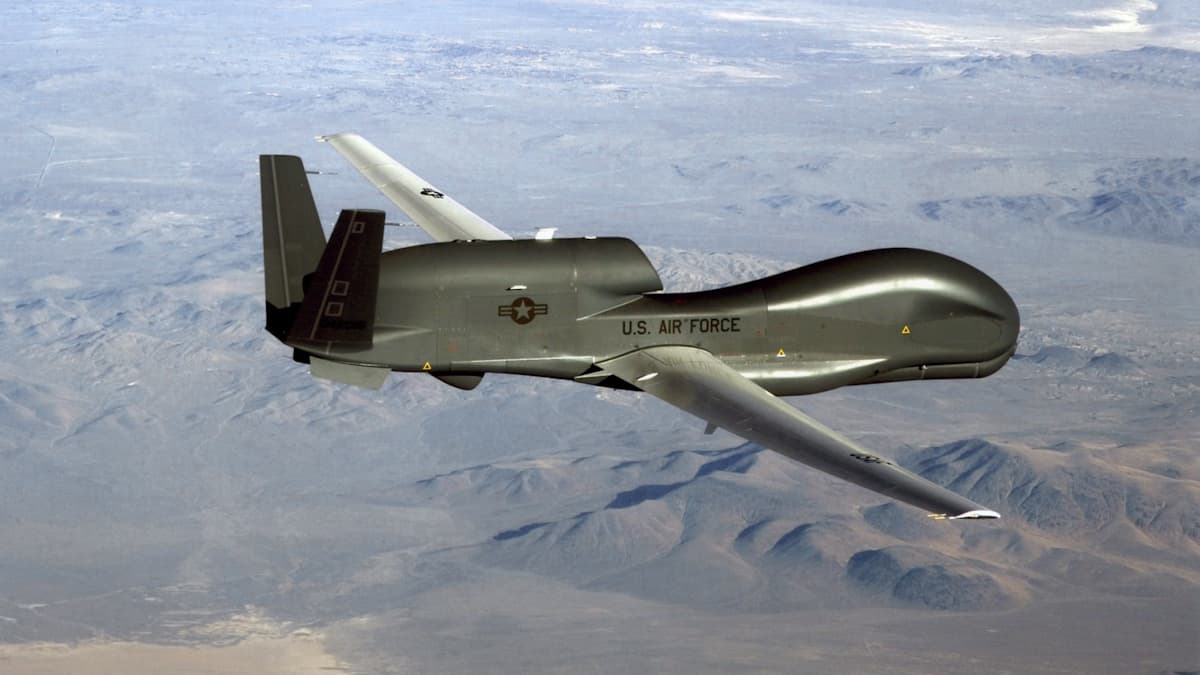 RQ-4グローバルホーク（Global Hawk）遠隔操縦型の高高度無人偵察機
