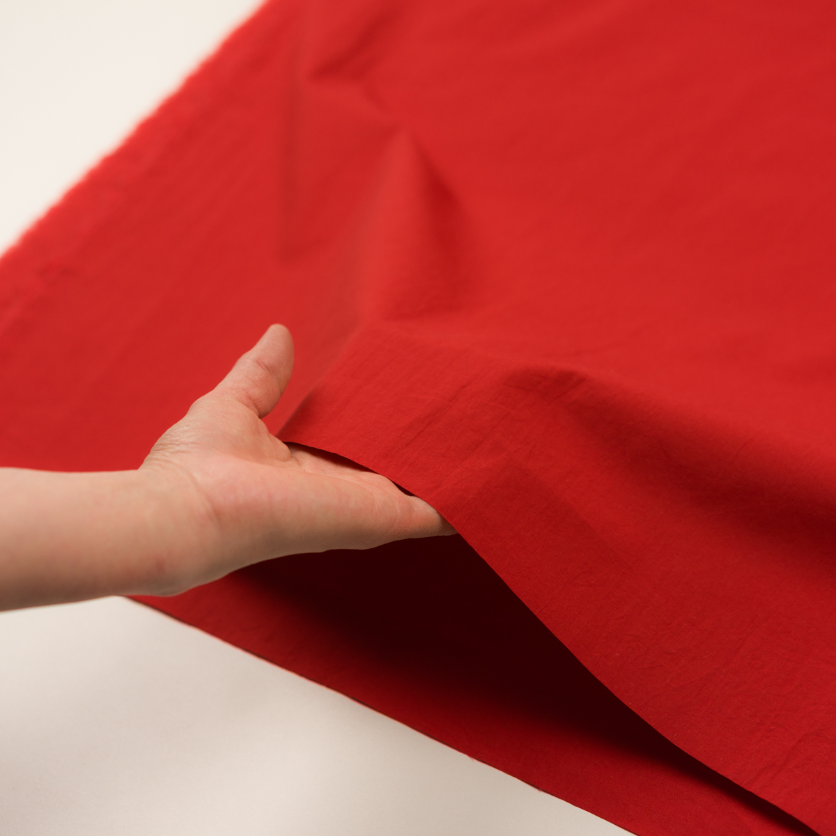コットン＆リネン×無地(レッド)×高密ポプリン・ワッシャー_全7色 | fab