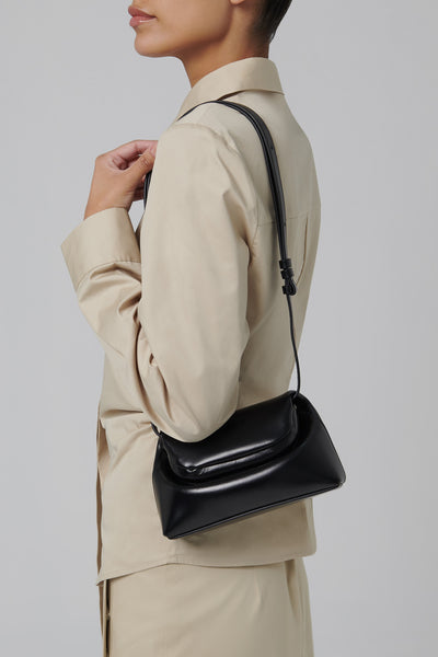 OSOI ブラック ショルダーバッグ クッションデザイン OSOI ブラック