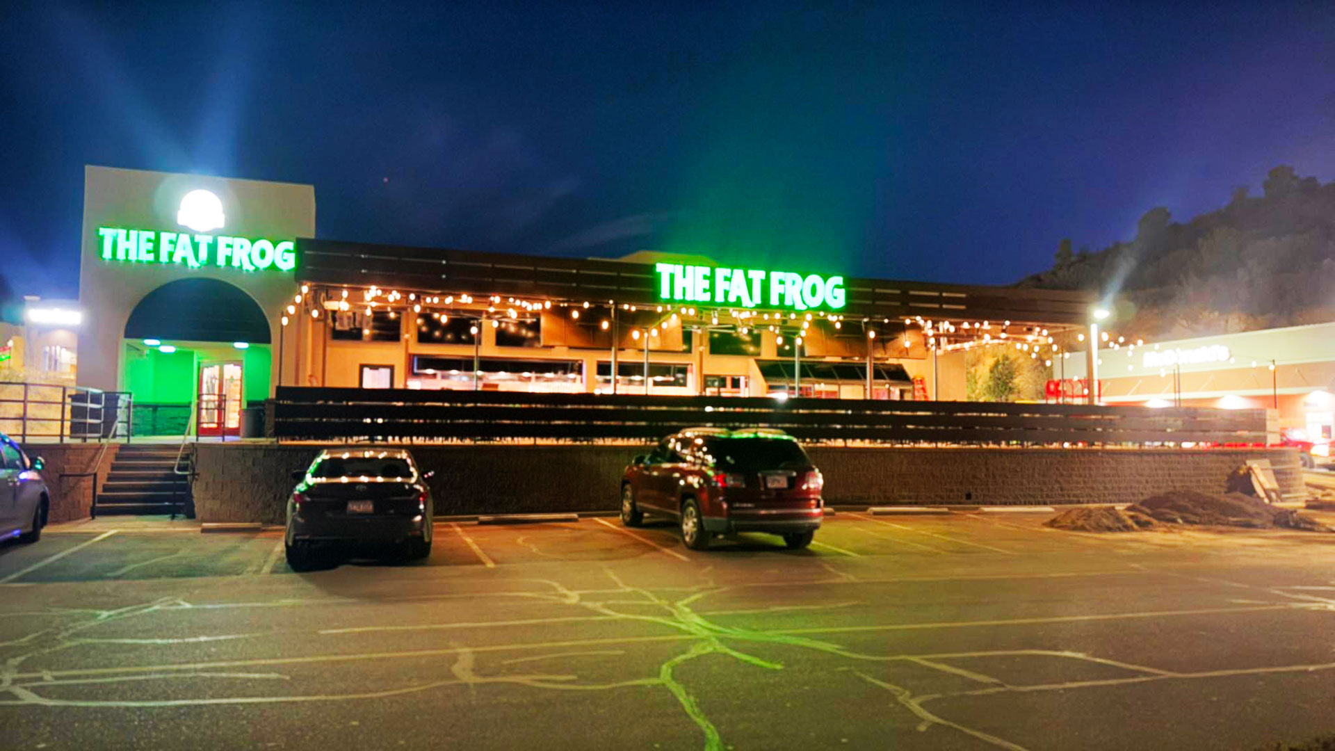 The Fat Frog Sports Grill – Family Sports Bar & Grill in Prescott