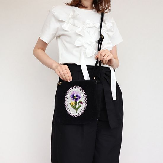 ナイツドリーム ショルダーバッグ NID-241386(ブラック): FEILER