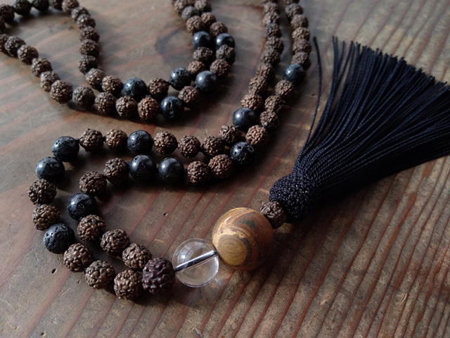 蒙天珠＆富士溶岩 ルドラクシャ マーラーA | フェルミナータの