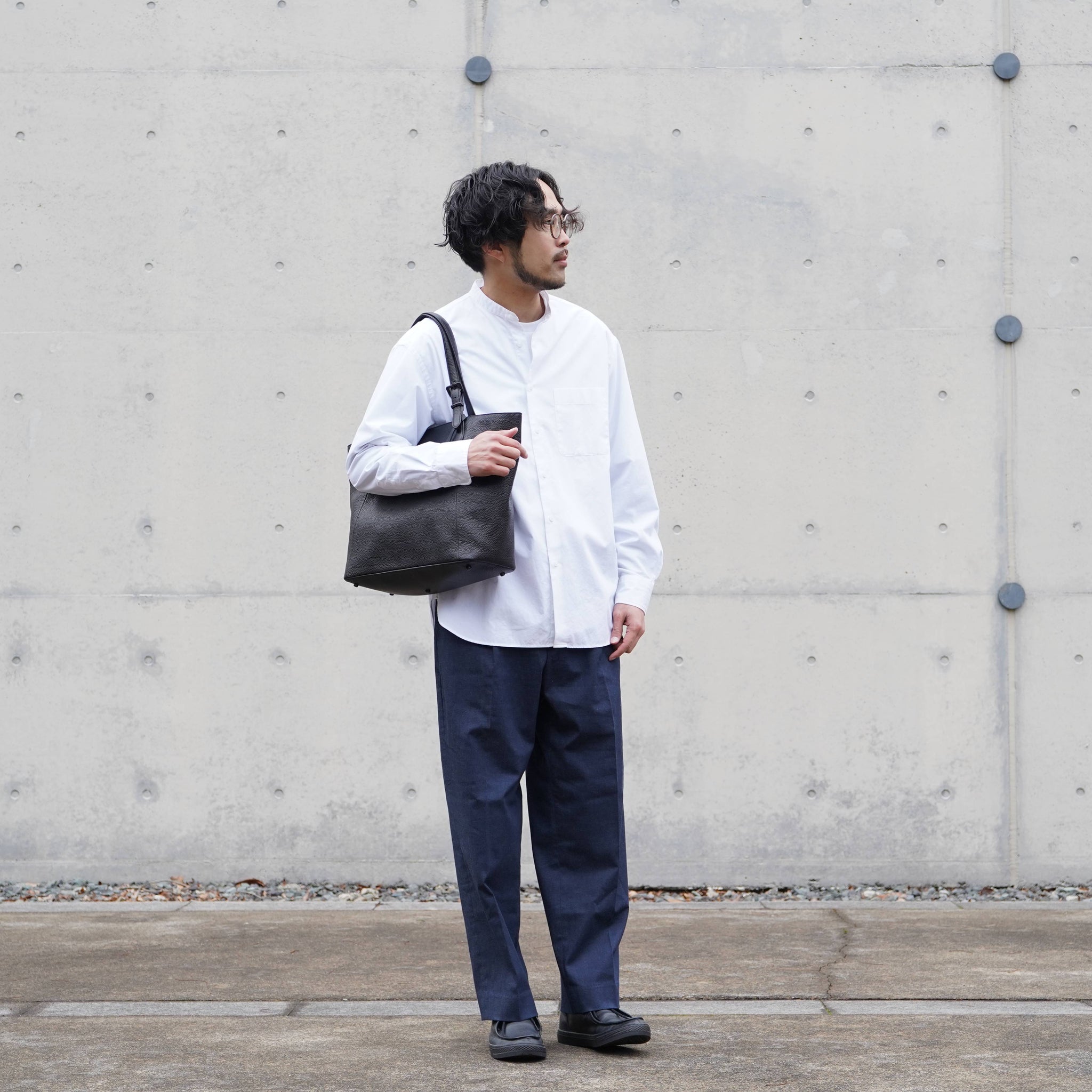 SHRINK LEATHER HORIZONTAL TOTE BAG / RAIROA SERIES – fetia-jp