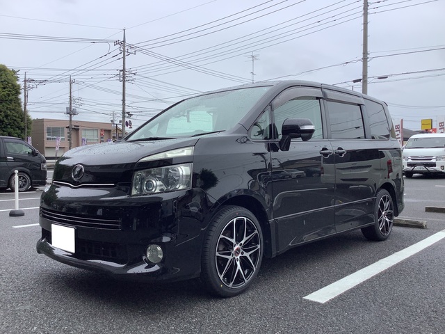 ヴォクシー(VOXY) 70系 ZRR70W(70系) | 装着ギャラリー | カーポート