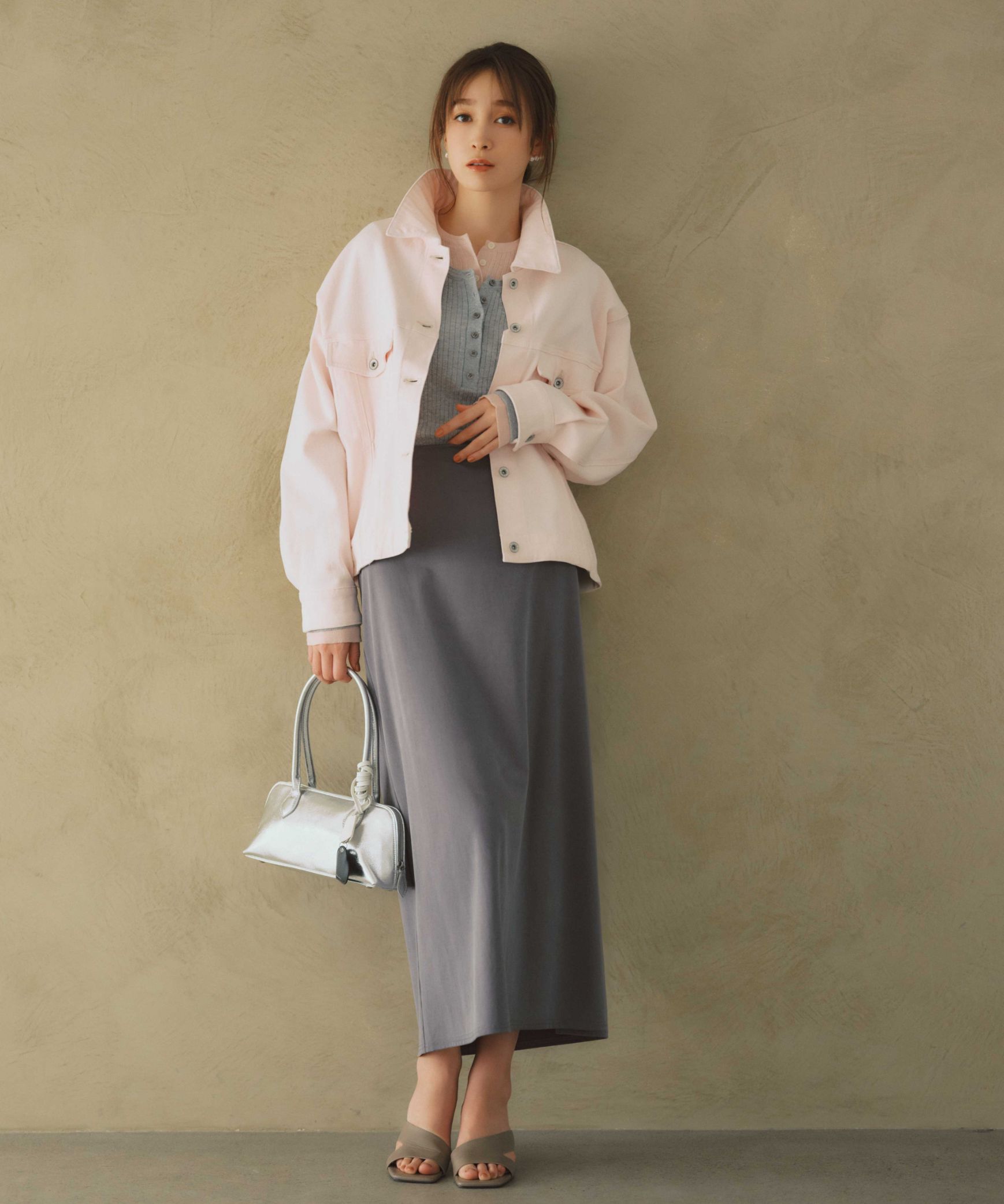 気分も血色感も上がるピンクデニムが主役。｜Stola.（ストラ）公式通販