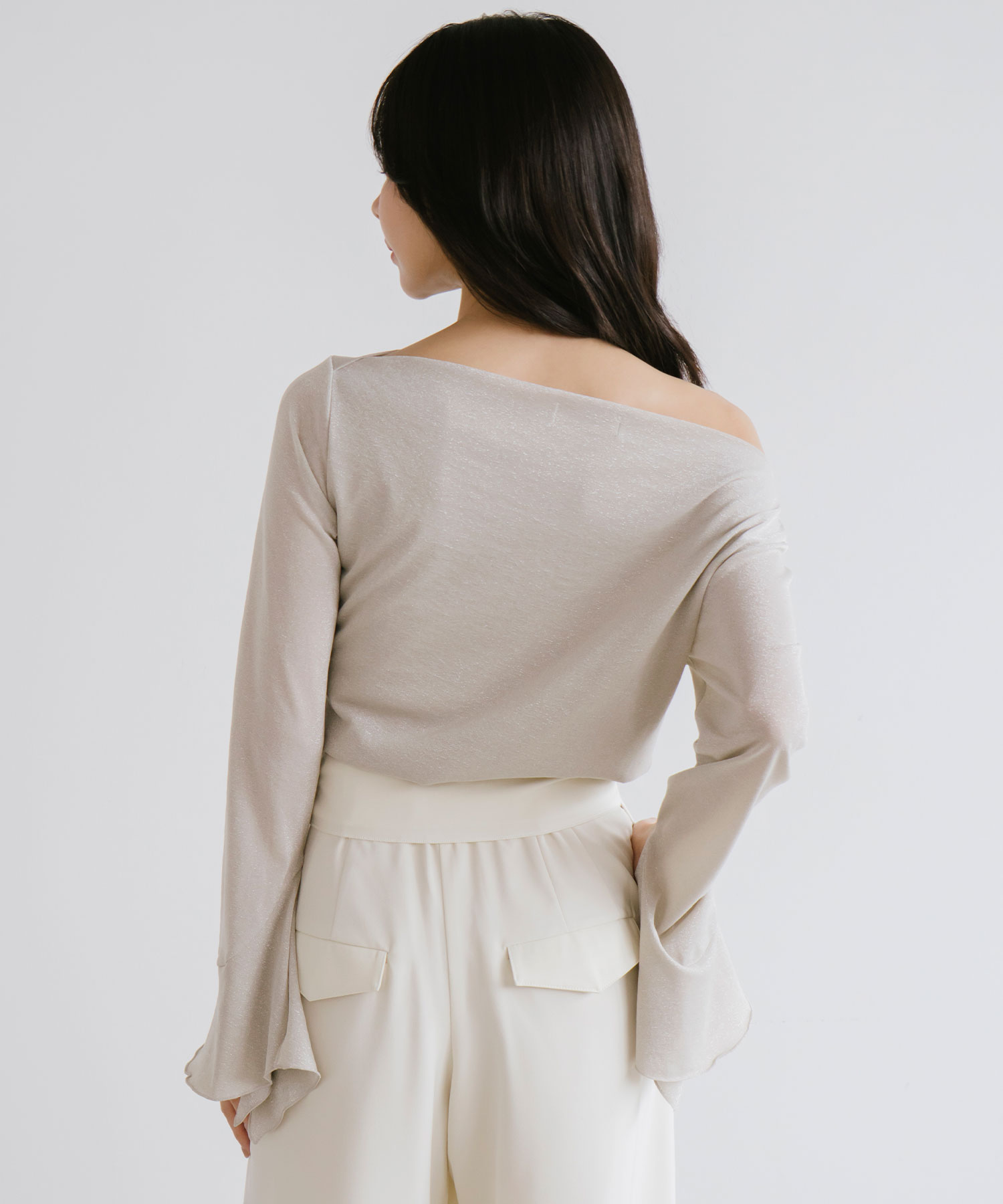 ドレープネックカフススリーブトップス｜PETAL ONLINE（ペタルオンライン）