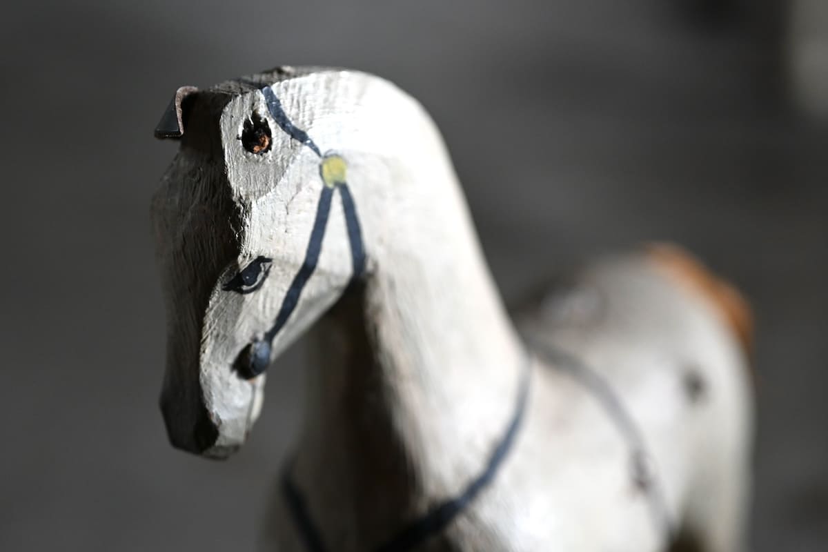 アンティーク雑貨：Wood Carving Horse Pull Toy - berkarte