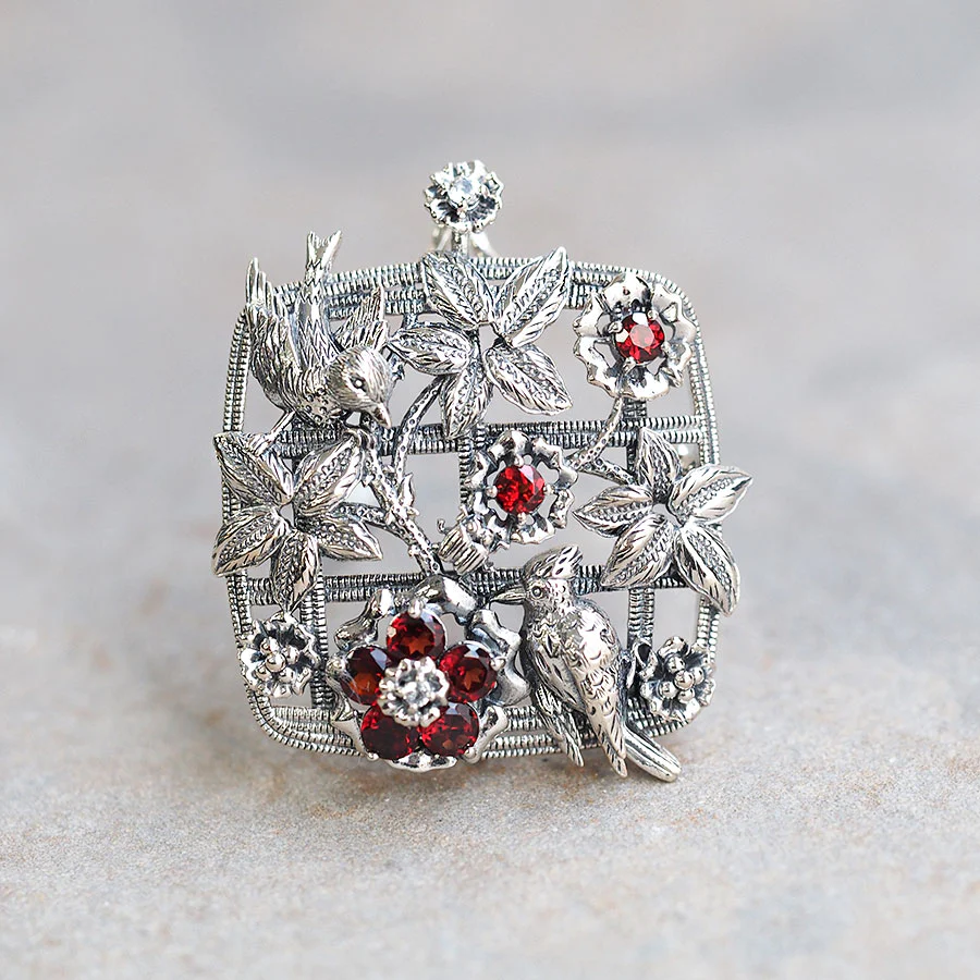 405C0035】SV ウィリアム・モリス【格子垣】 ペンダントブローチ