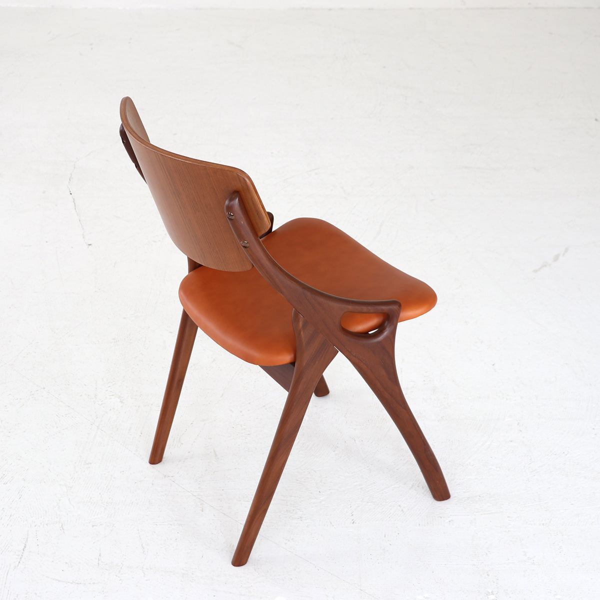 Dining chair / Arne Hovmand Olsen – FILM