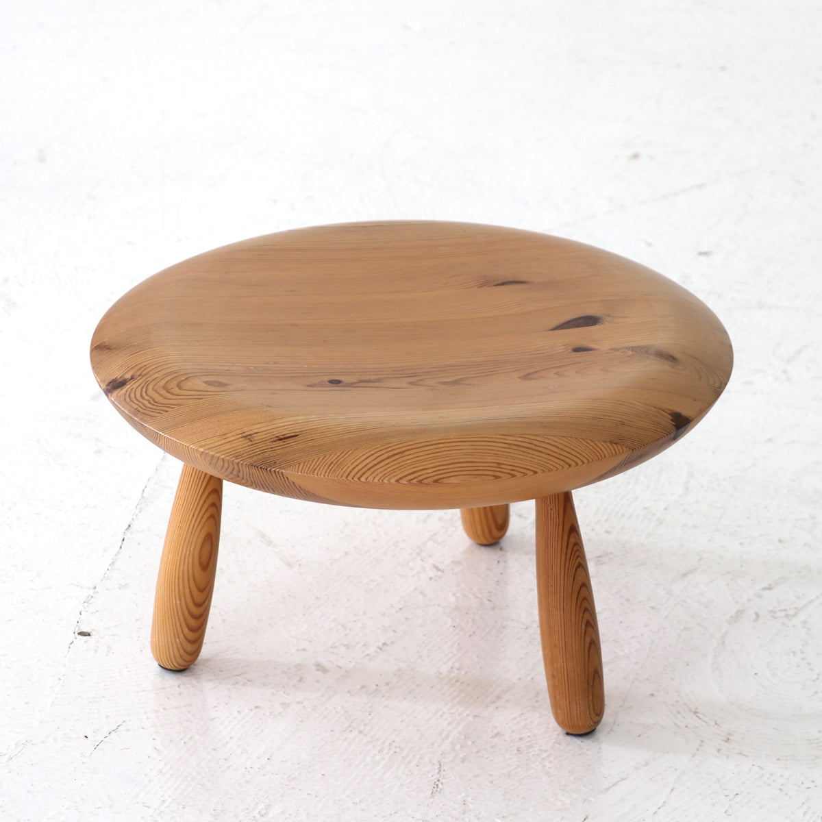 Side table / IKEA – FILM