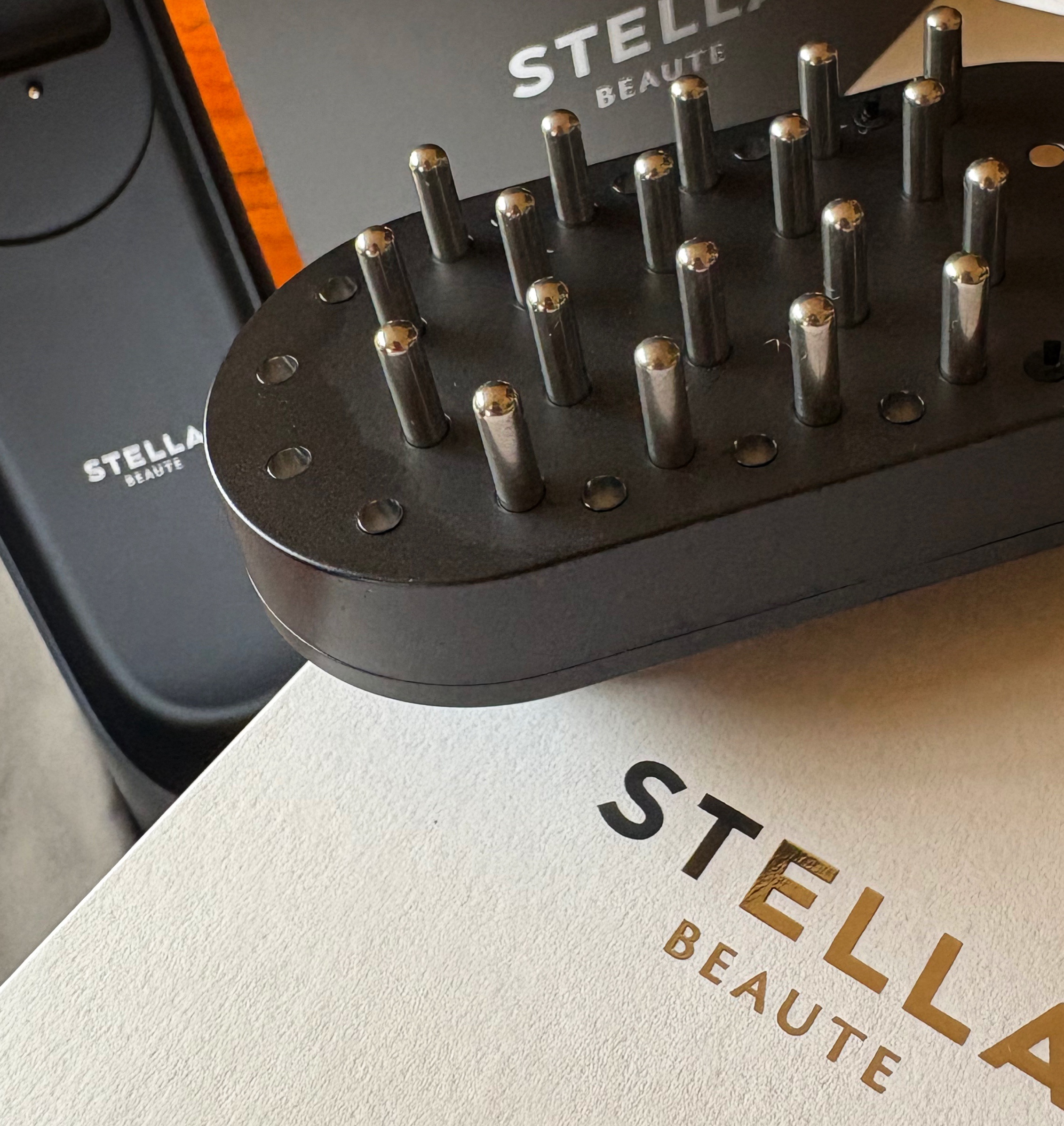 STELLA BEAUTE / STELLA BEAUTE レーザー & EMSリフトブラシPROの公式