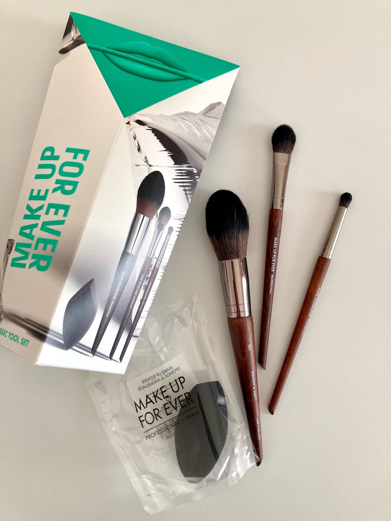 メイクアップフォーエバー / クラシック ツール セットの公式商品情報