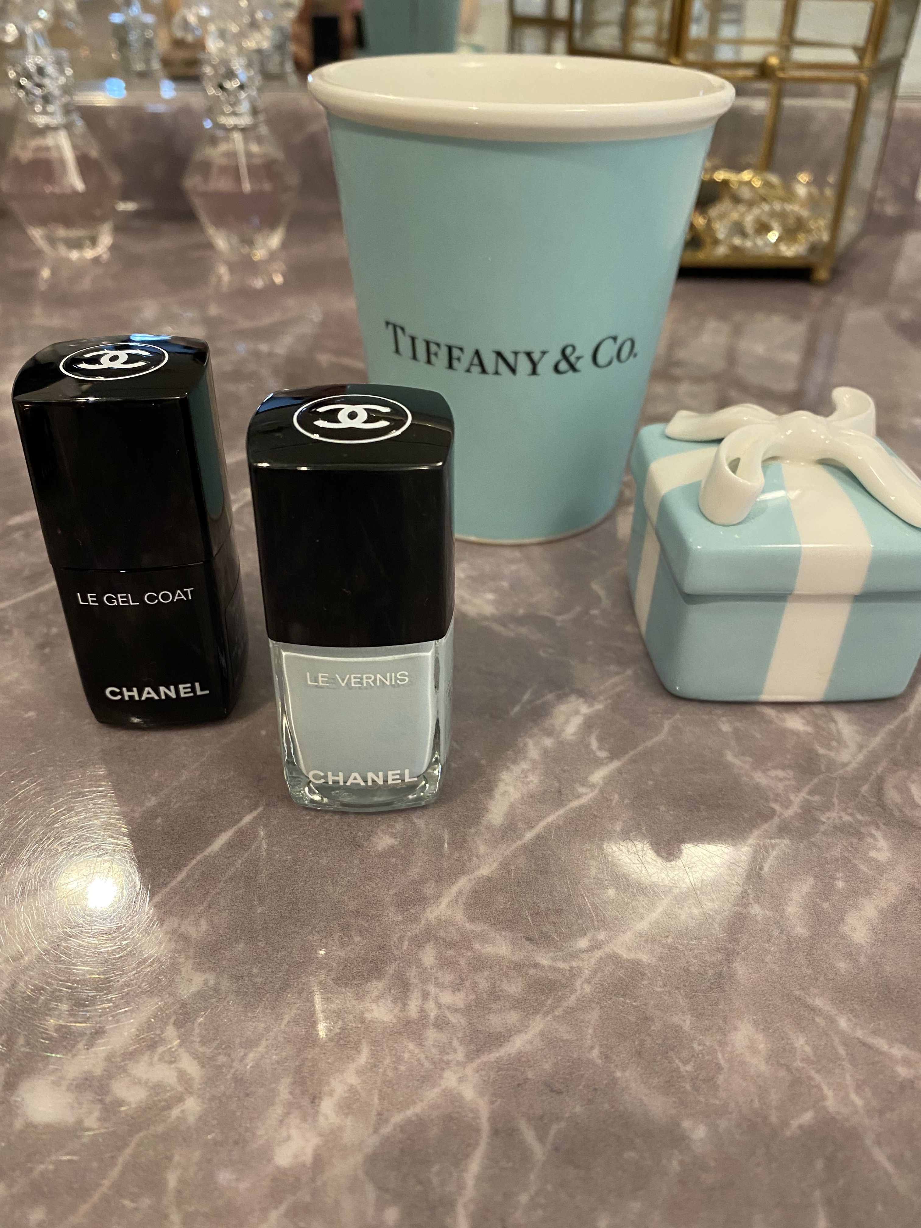 シャネル / ヴェルニ ロング トゥニュ 506 カメリア ルージュの公式