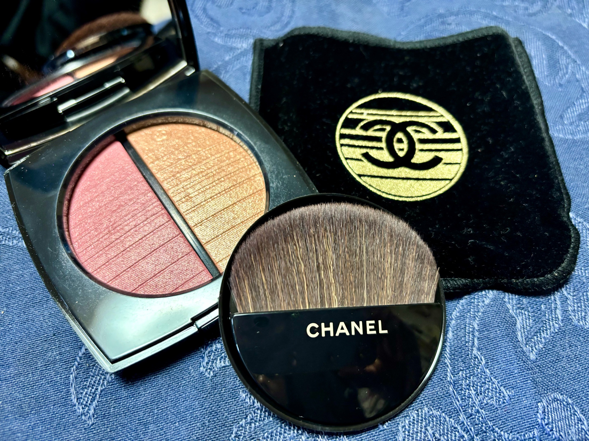 シャネル / レ ベージュ ヘルシー ゴールデン グロウ パウダーの公式