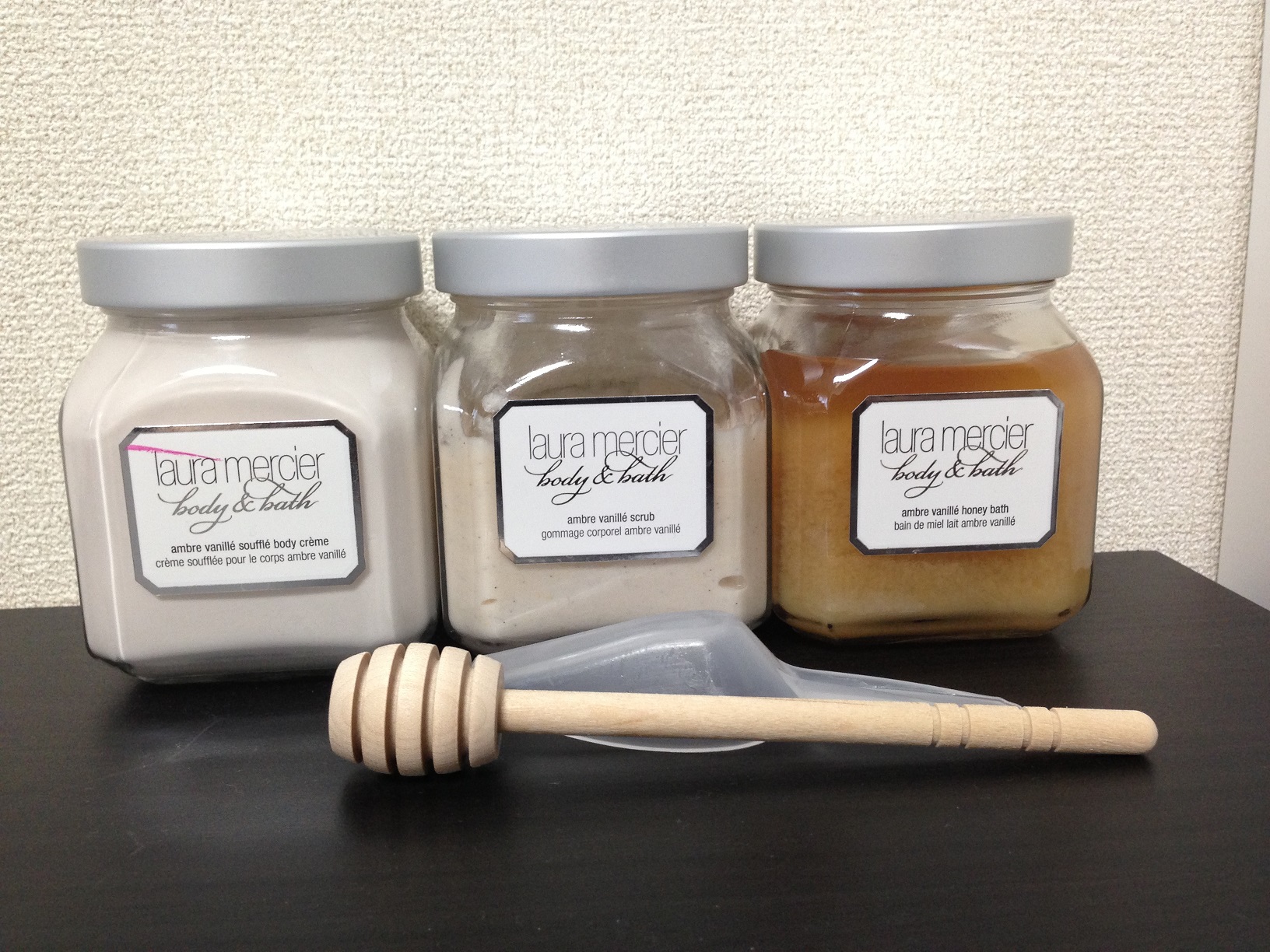 ローラ メルシエ / シャワーバス アンバーバニラの公式商品情報｜美容